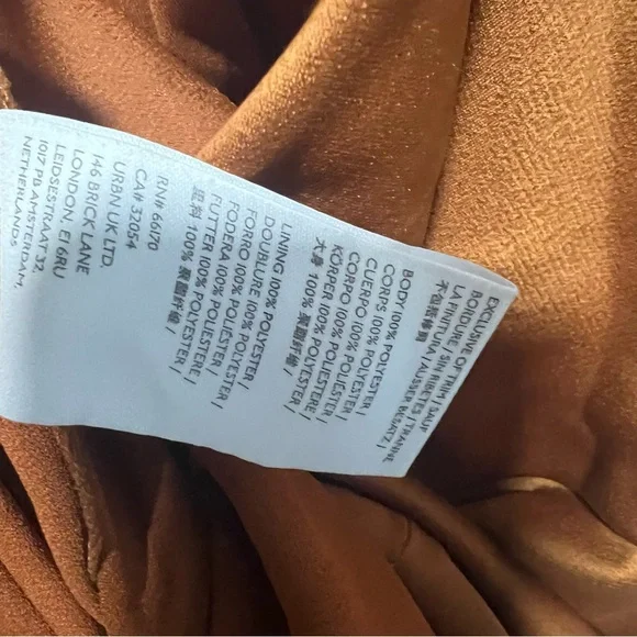 BHLDN Cali Satin Cowl-Neck Midi
Slip Dress in Excellent Pre Loved Condition - Picture 5 of 7